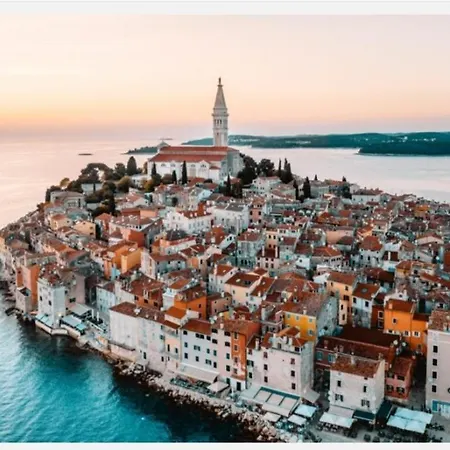 Jacky With Parking And Free Bikes 3* Rovinj